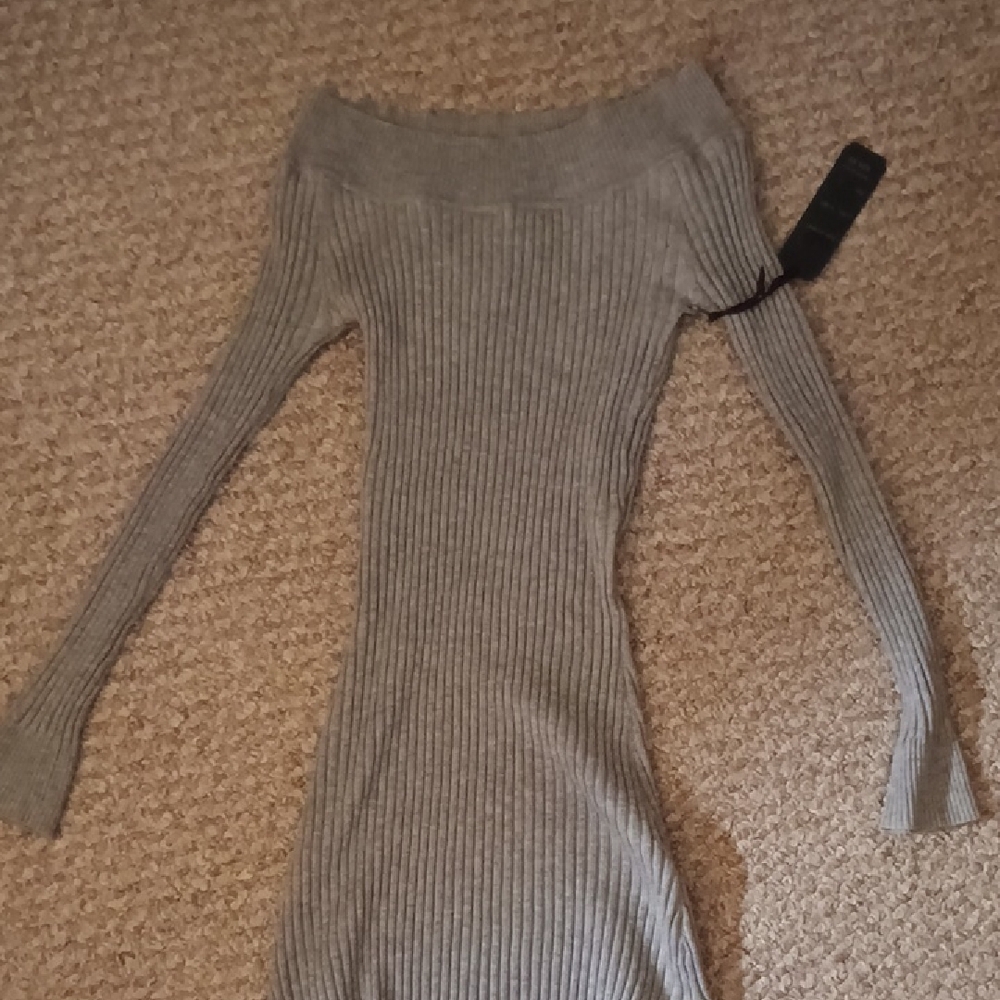 Gray Ribbed Off-Shoulder Bodycon Dress - Picture 2 of 2